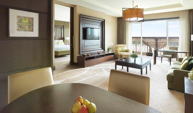 SUITE POOL VIEW Room