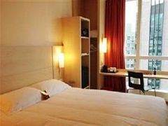 Ibis Hong Kong Central & Sheung Wan Hotel