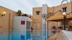 Mavina Hotel And Apartments
