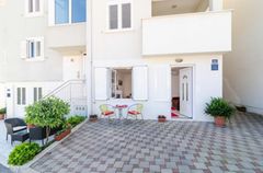 Apartments Ira