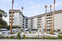 Aqua Hotel Montagut Suites