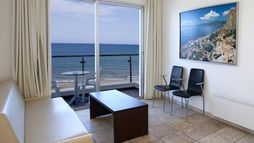 Costantiana Beach Hotel Apartments