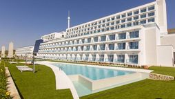 Grand Luxor Hotel