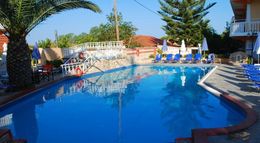 Planos Beach Aparthotel