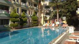 Club Sunset Apartments