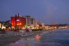 Sunday Beach Hotel