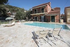 Marika Apartments & Annexe