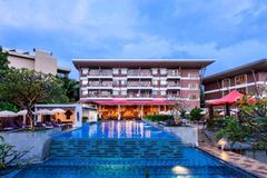 Peach Blossom Resort & Pool Villa