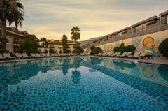 Han Deluxe Hotel