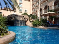 The Ritz-Carlton, Dubai
