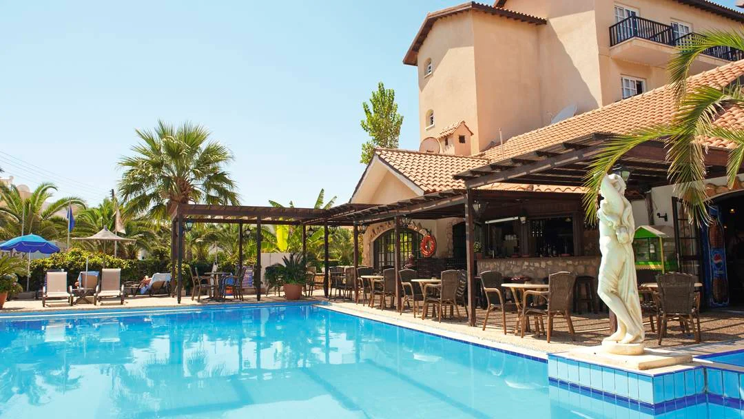 Anais Bay Hotel Apartments