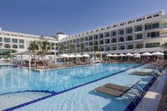Karmir Resort