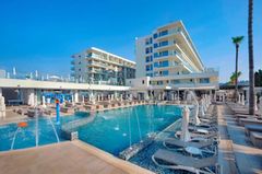 Nelia Beach Hotel 