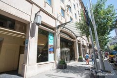 Gallery Hotel