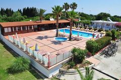 Sandy's Studios Apartments & Log-Villas