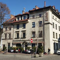 Ester Hotel
