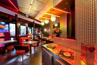 Bar