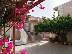 Evina Rooms And Villas