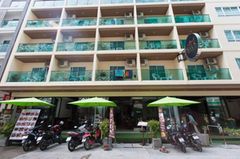 Hemingway's Silk Hotel
